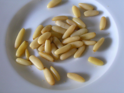 pine nuts and pine mouth