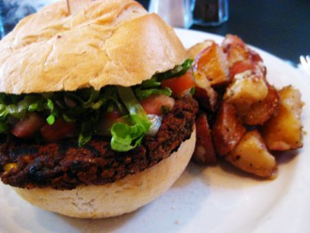 Vegetarian_black_bean_burger
